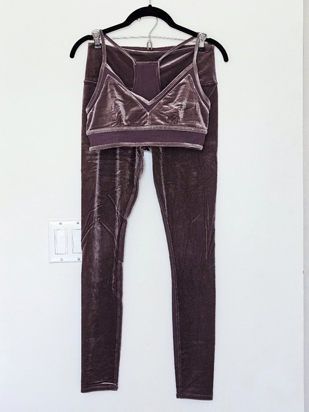 Alo Yoga Women's High Waist Posh Velour Legging and Bra Raisin Size Medium M